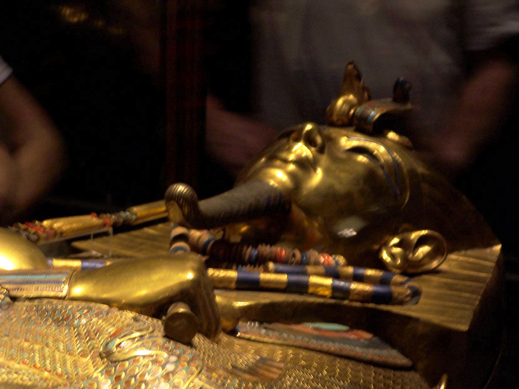 La momie de Toutankhamon tait enferme dans 3 sarcophages.1 en bois recouvert de feuilles d'or, et 2 en or massif.Voici un des sarcophages en or massif.